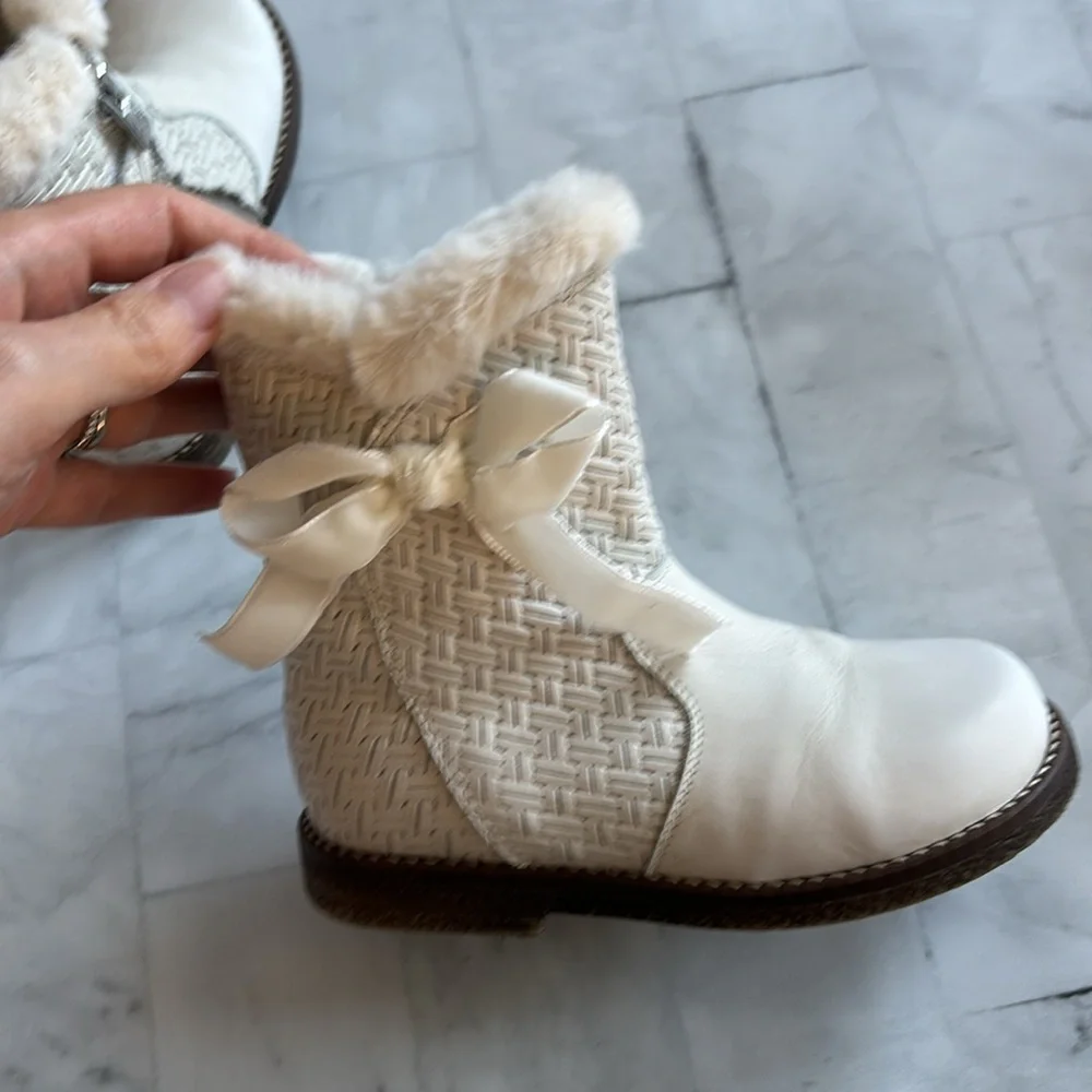 Eli 1957 White Ice Boot with Velvet Bows